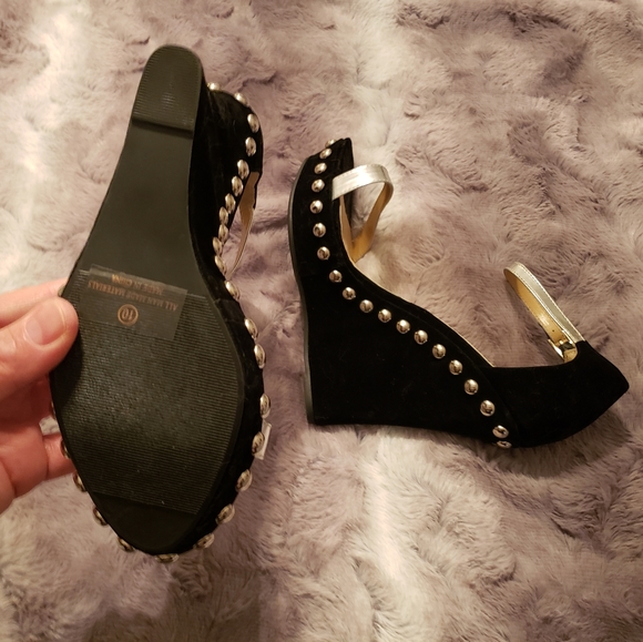 Platform Wedge Sandal - Picture 3 of 3